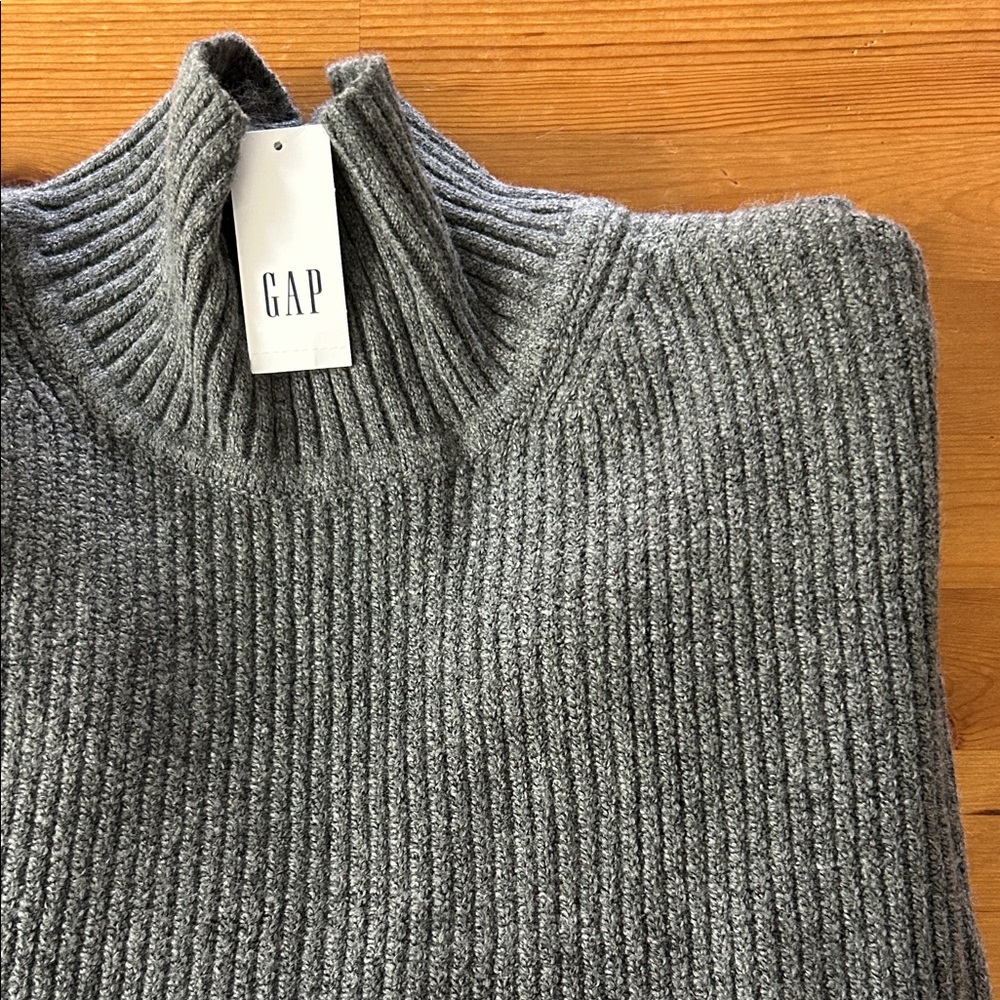 GAP Charcoal Ribbed Knit Pullover